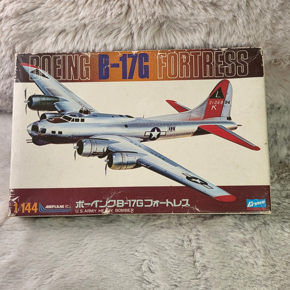 Crown HB-3 1/144 B-17G Flying Fortress Vintage Model Kit